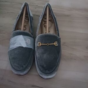 Gray and Gold Slip-On Loafers with Elegant Metallic Detail